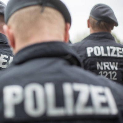 ST-2.84985541-HighRes (002)