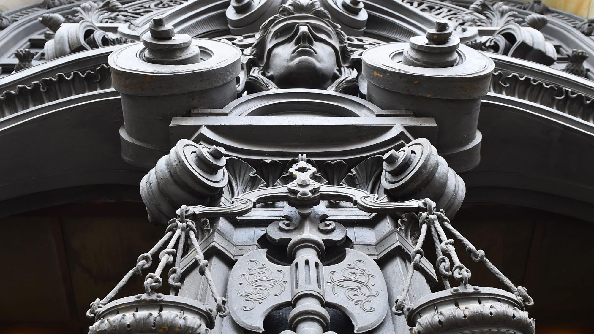 Justitia am Gericht