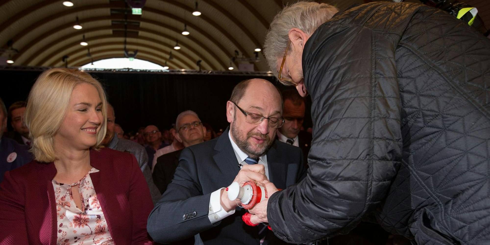 SPD Martin Schulz muss Unterschriften geben