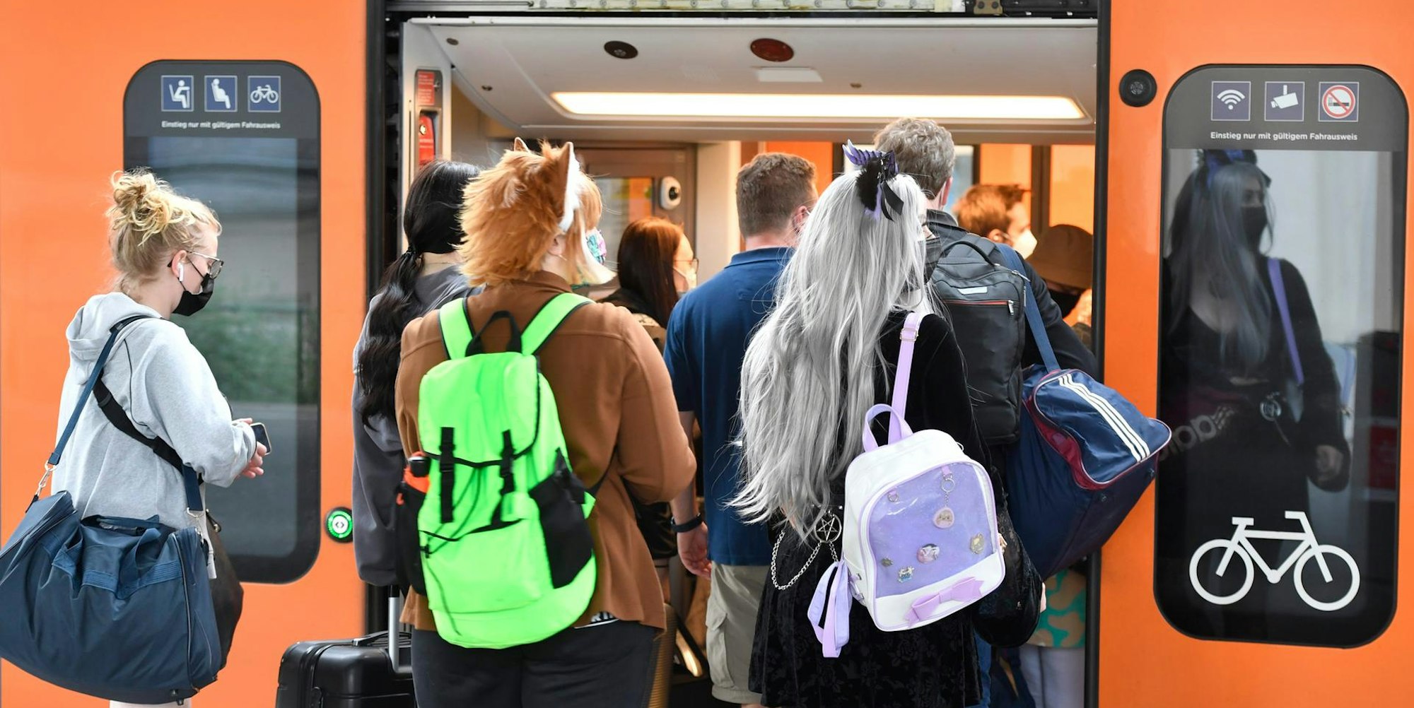 9-Euro-Ticket Köln dpa