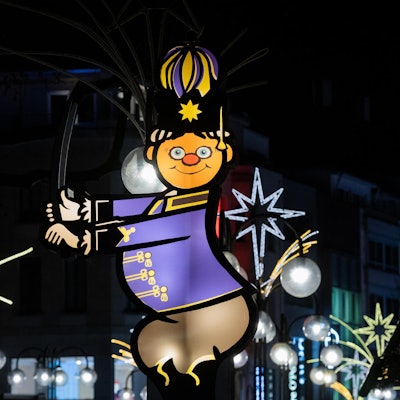 Beleuchtete Figur Karneval Innenstadt