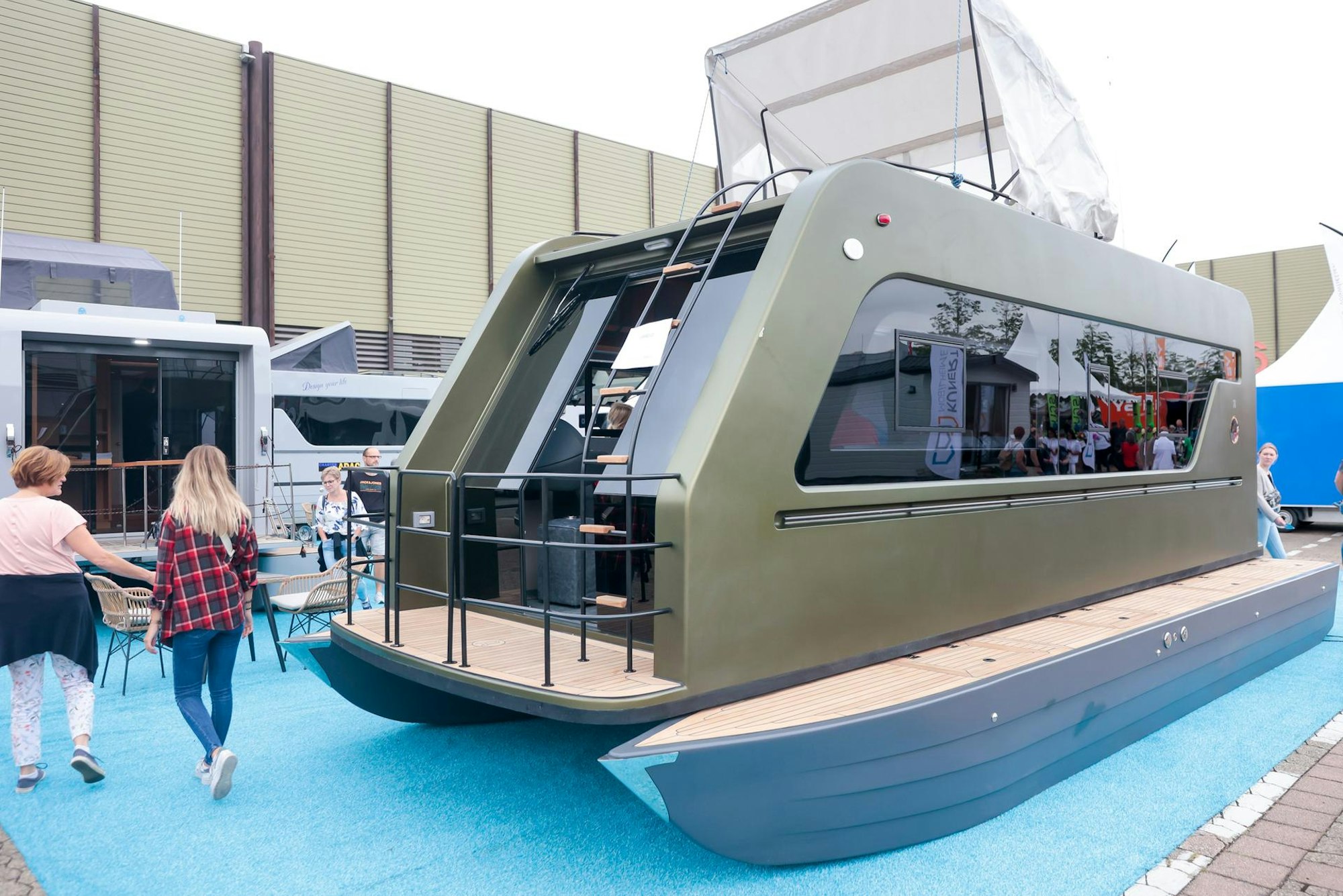 Schwimmender Wohnwagen Caracut