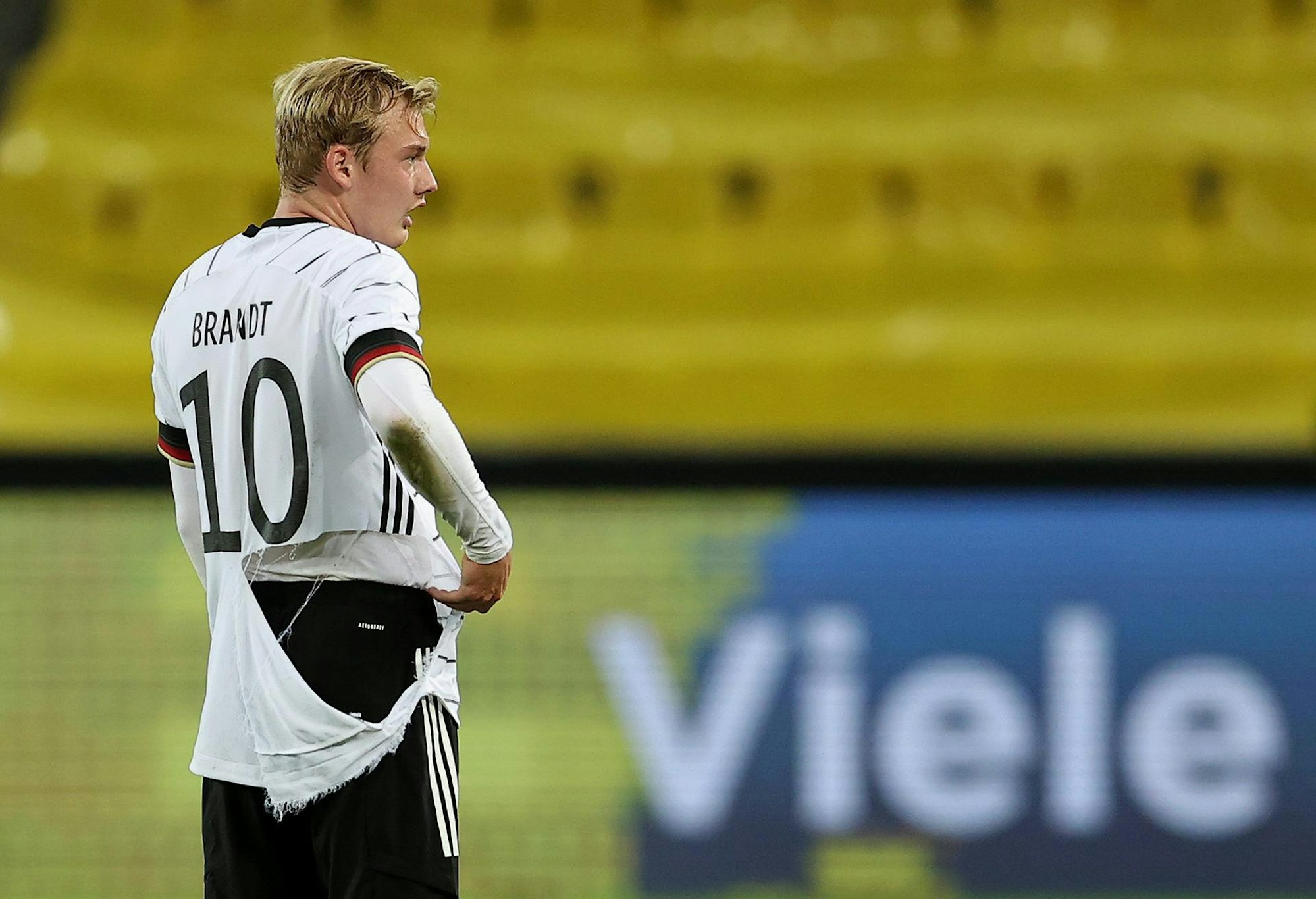 52FCF261-C42A-46B4-B2A5-B1D7E3BDDAD3