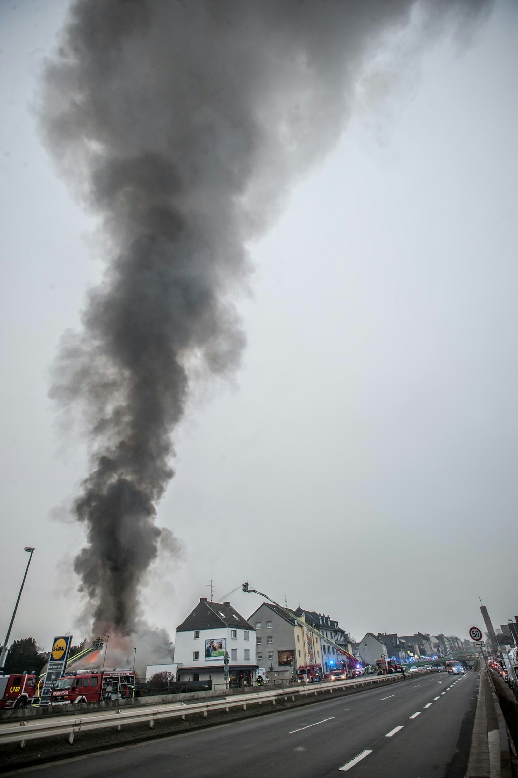 feuer-hardenbergstrasseLEV_rar_RLE_12162021ALF_6737