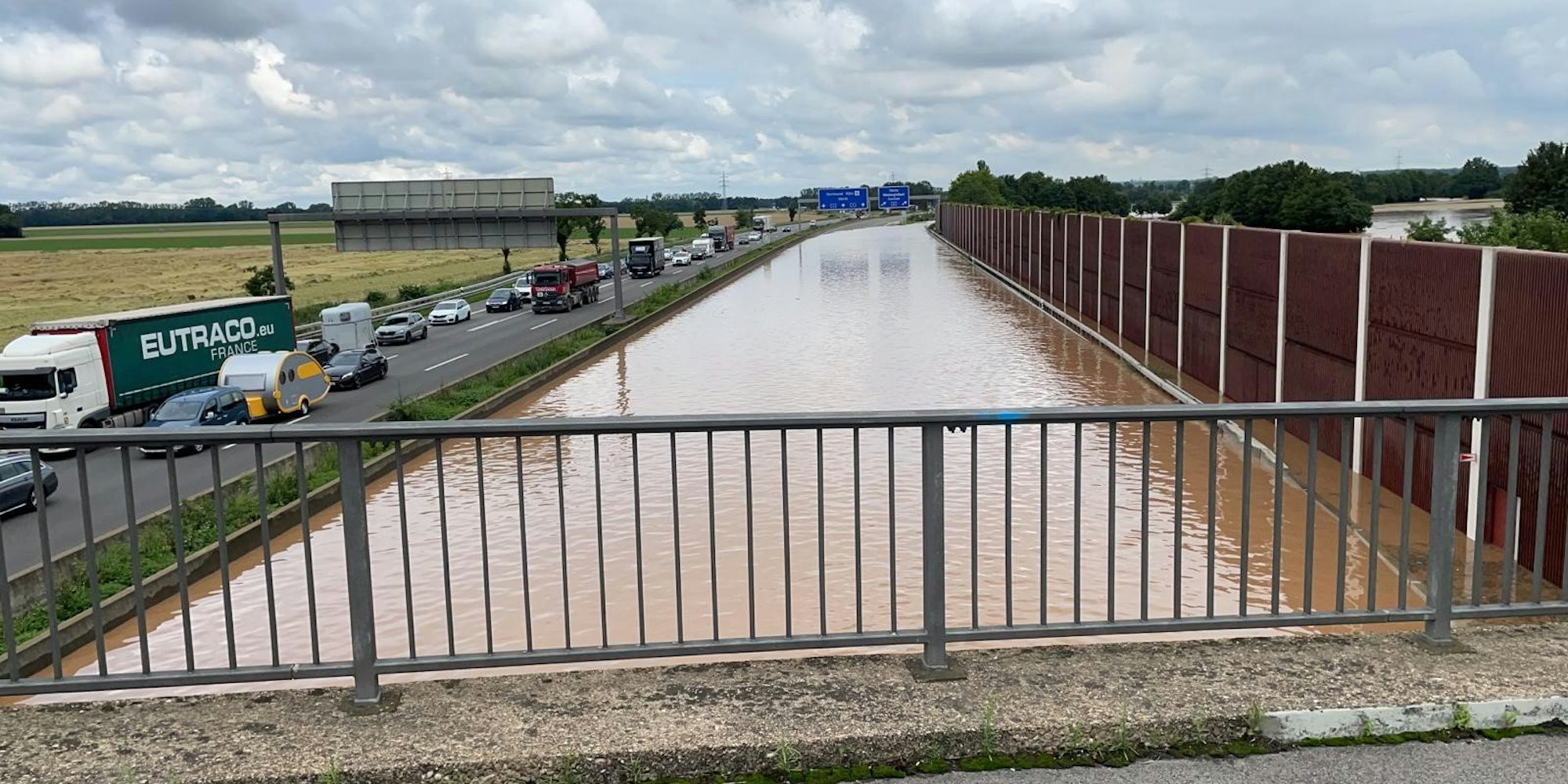 HochwasserAutoobahn