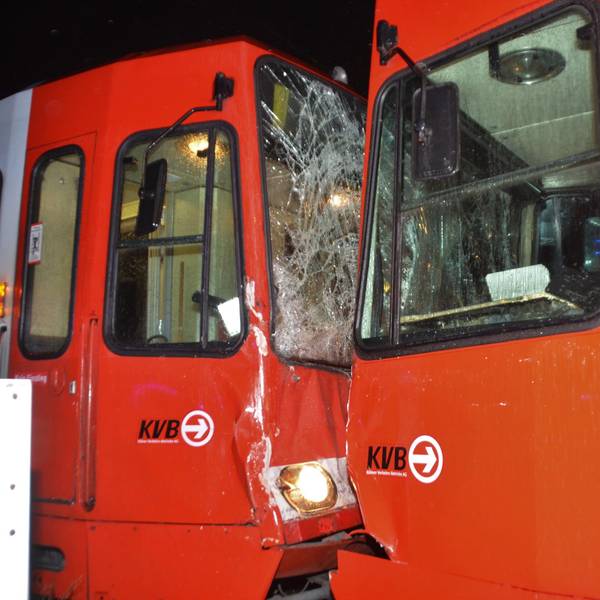 KVB_Unfall_Eifelwall_Bahnen