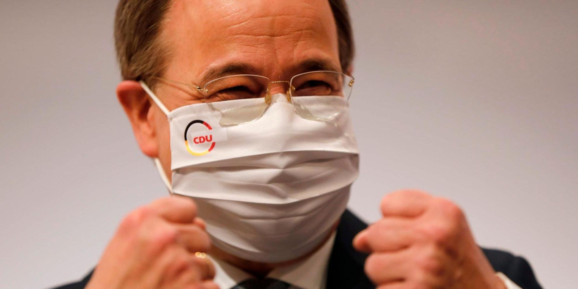 Laschet mit Maske