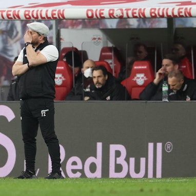 Baumgart HAnd im Gesciht