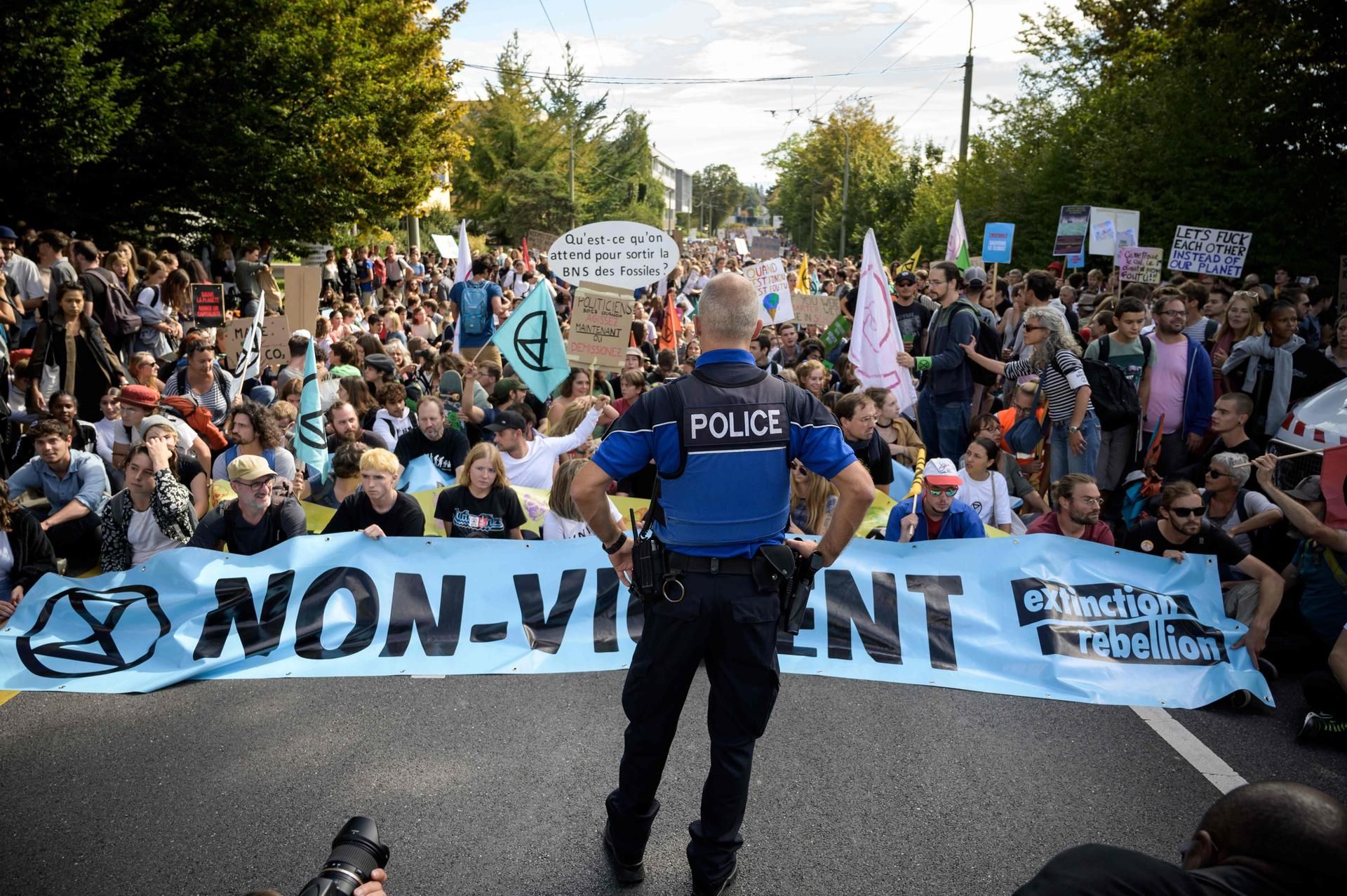 Die Gruppe Extinction Rebellion ruft zu friedlichen und gewaltfreien Protesten auf.