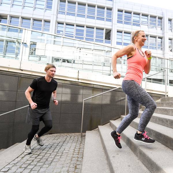 Sport_Bewegung_Jogger_Treppen_dpa
