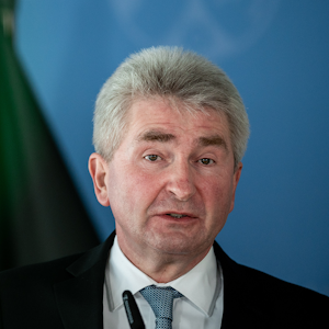 Schulcheck-Header-Pink