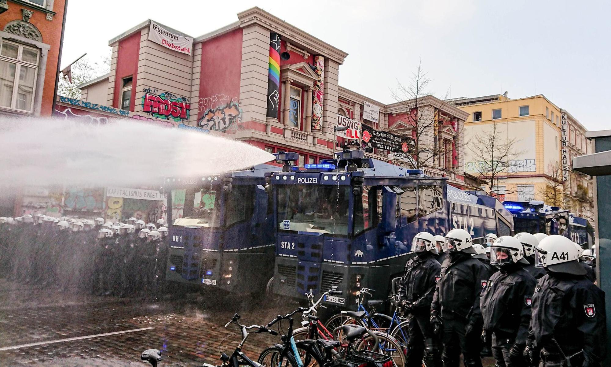 Hamburg Wasserwerfer