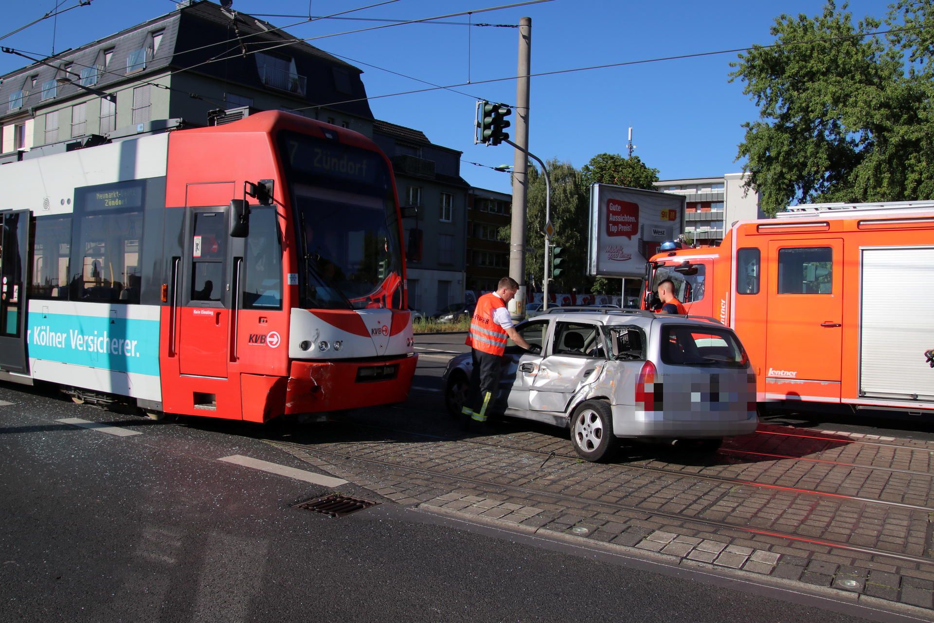 KVB Unfall gepixelt