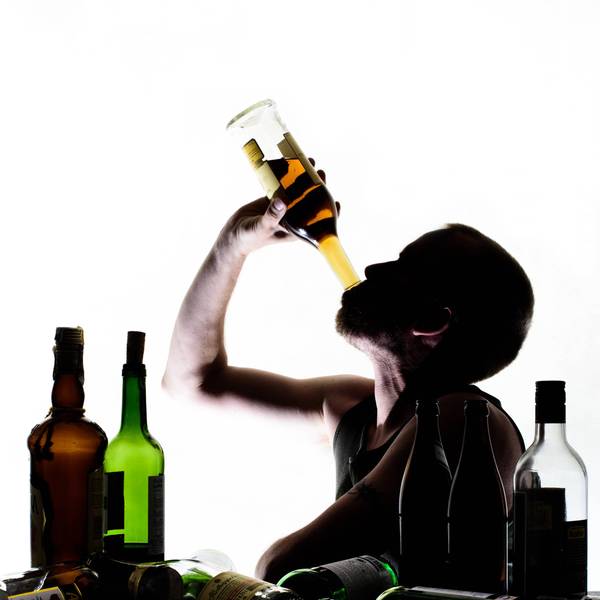 Symbolbild_Saufen_Alkoholiker