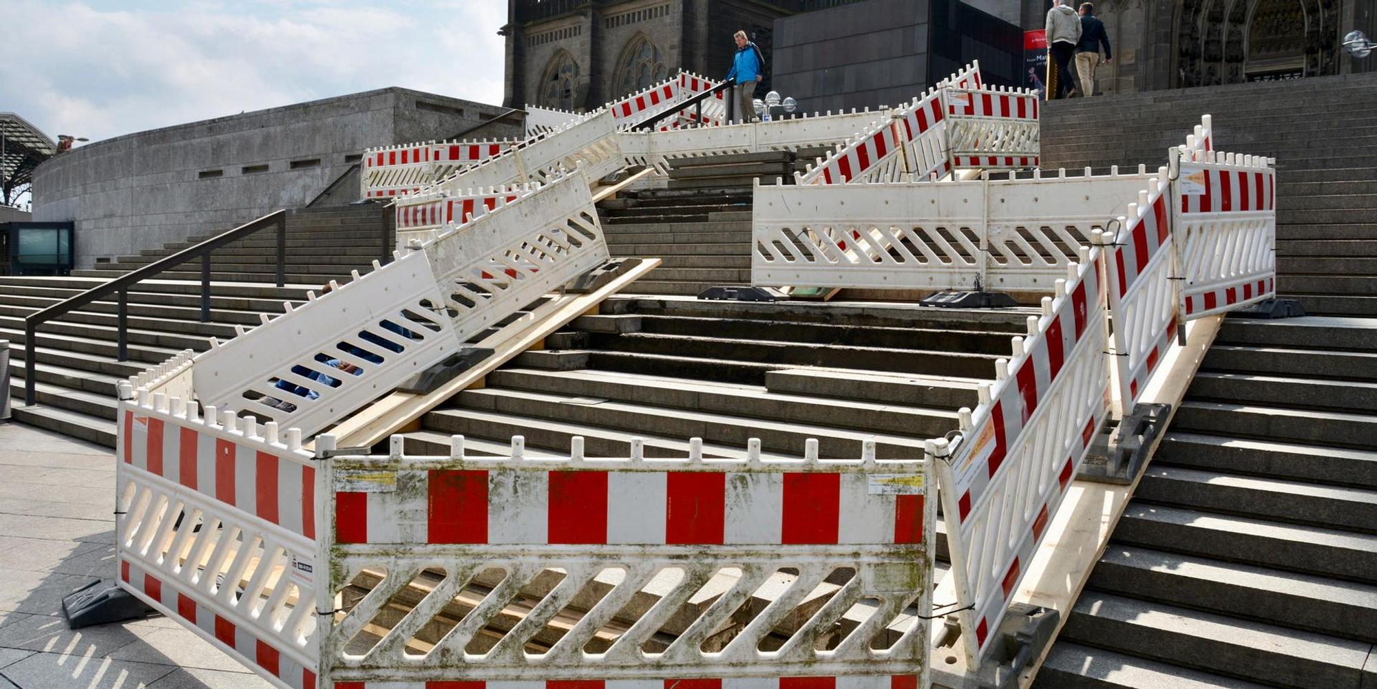 Domtreppe kaputt 1