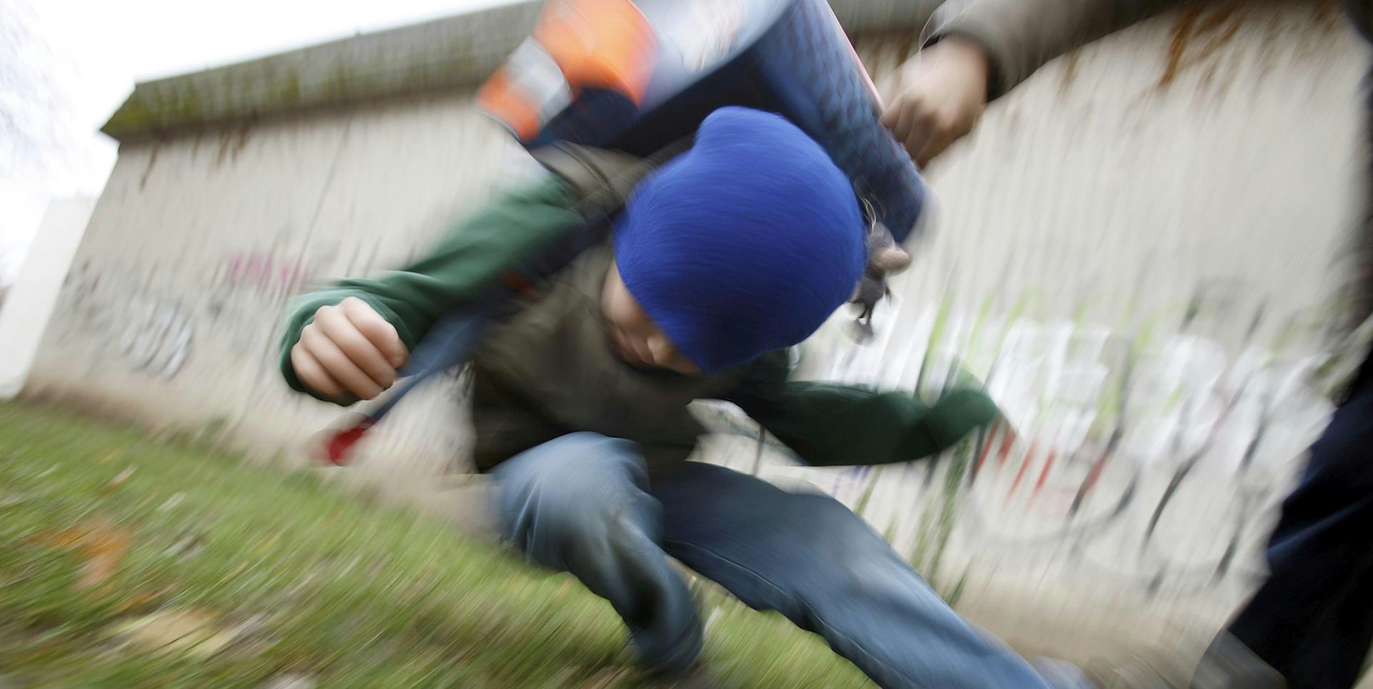 dpa Symbolbild Gewalt Jugendliche