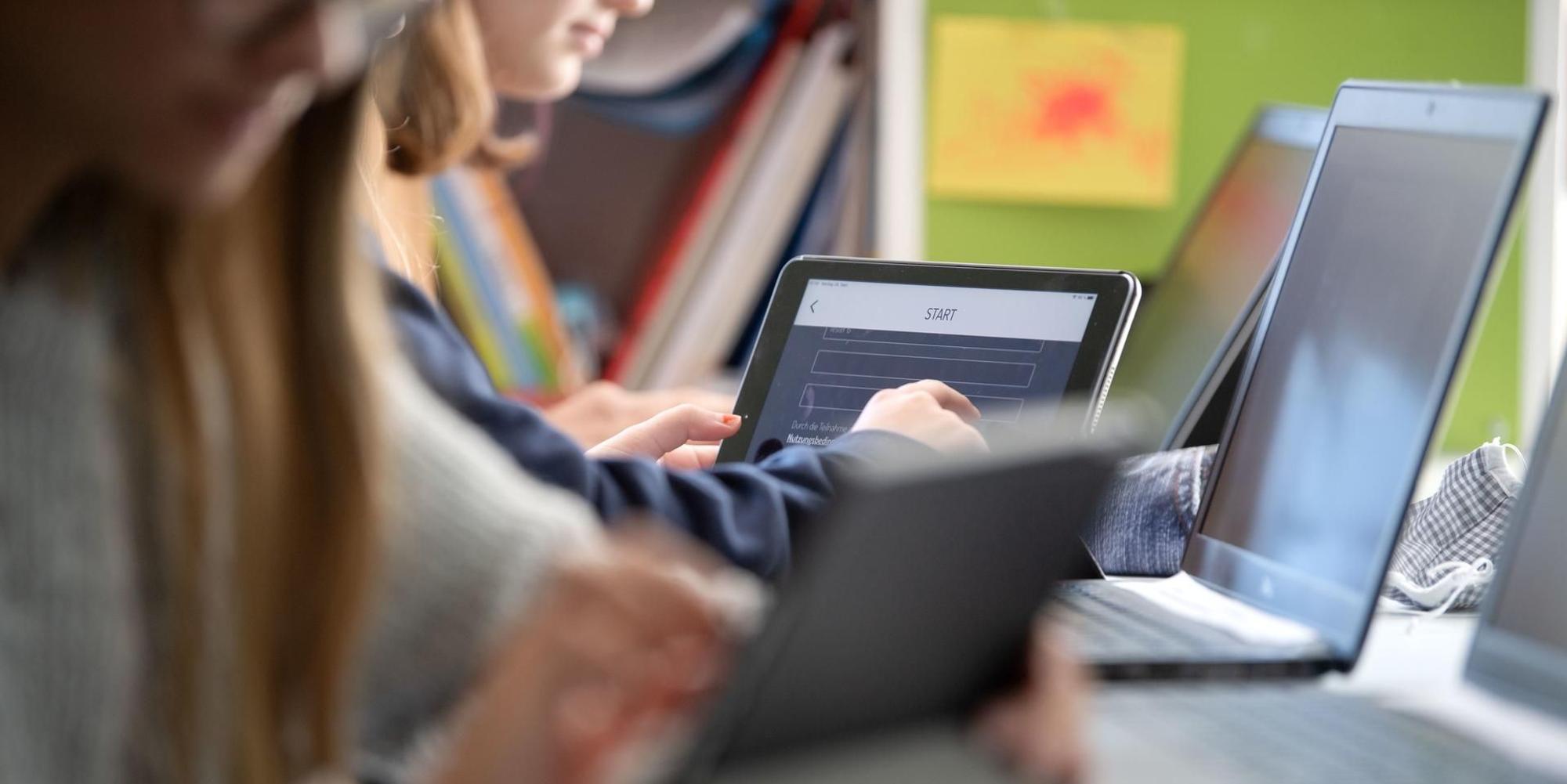 Digitalisierung Schule Symbol