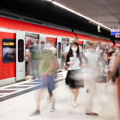 9 Euro Ticket Symbol dpa 070622