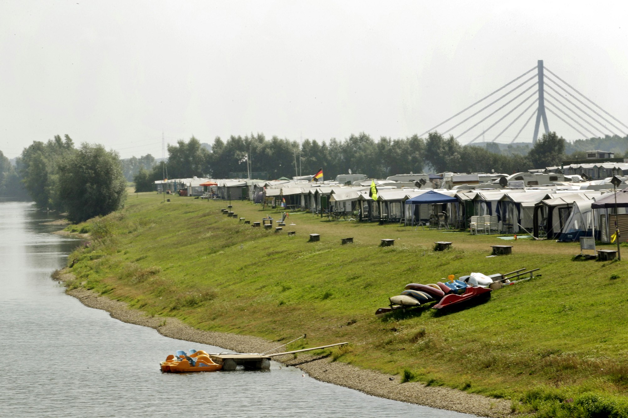 Grav-Insel bei Wesel Foto: Roland Weihrauch dpa