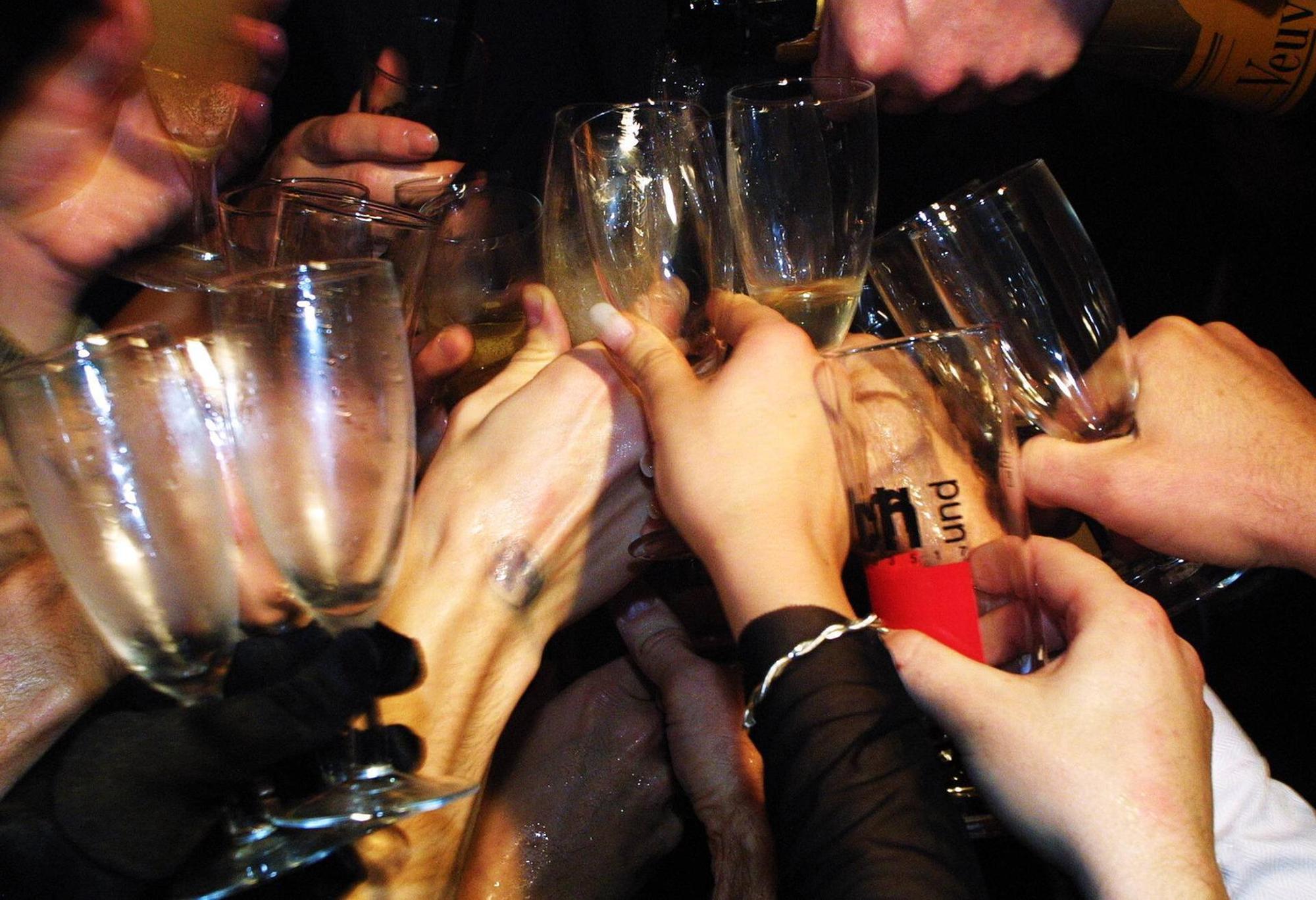 Club_Feiern_Alkohol_imago