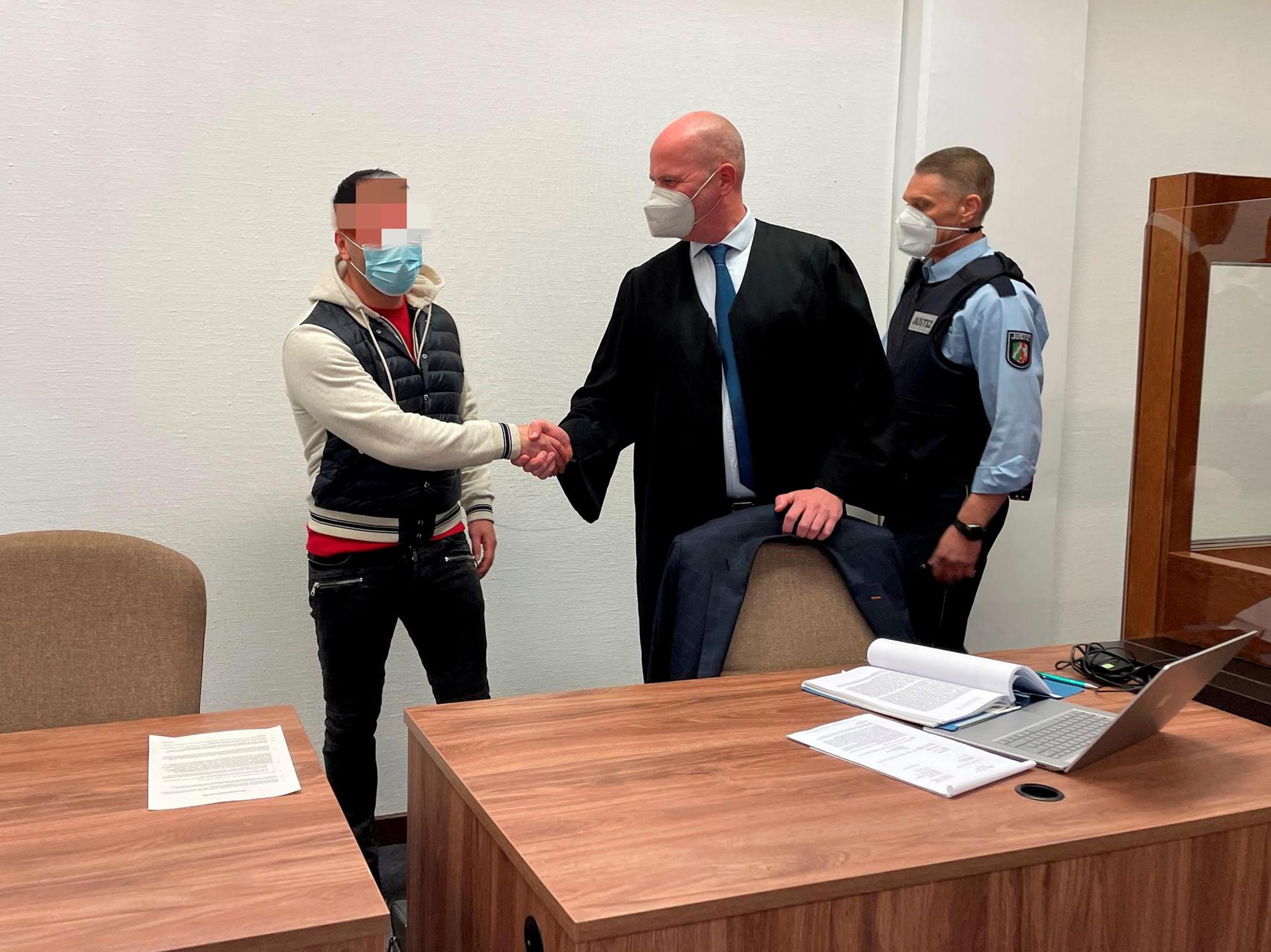 Kalk_Attacke_Landgericht
