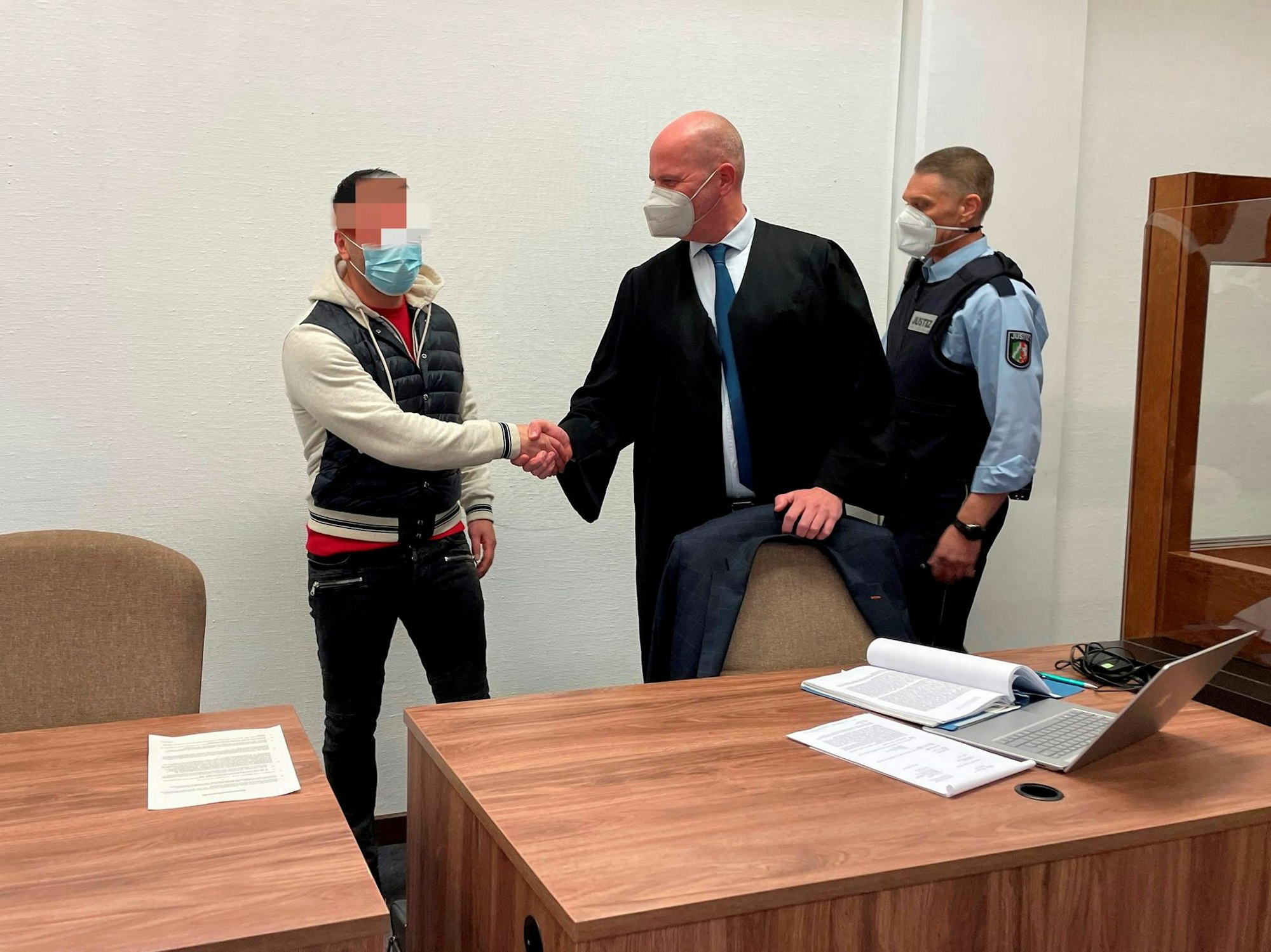 Kalk_Attacke_Landgericht