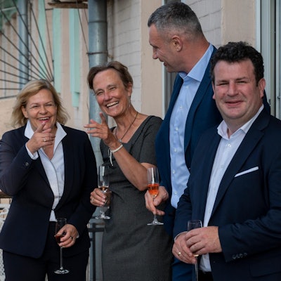 Faeser Klitschko Sekt DPA 270722