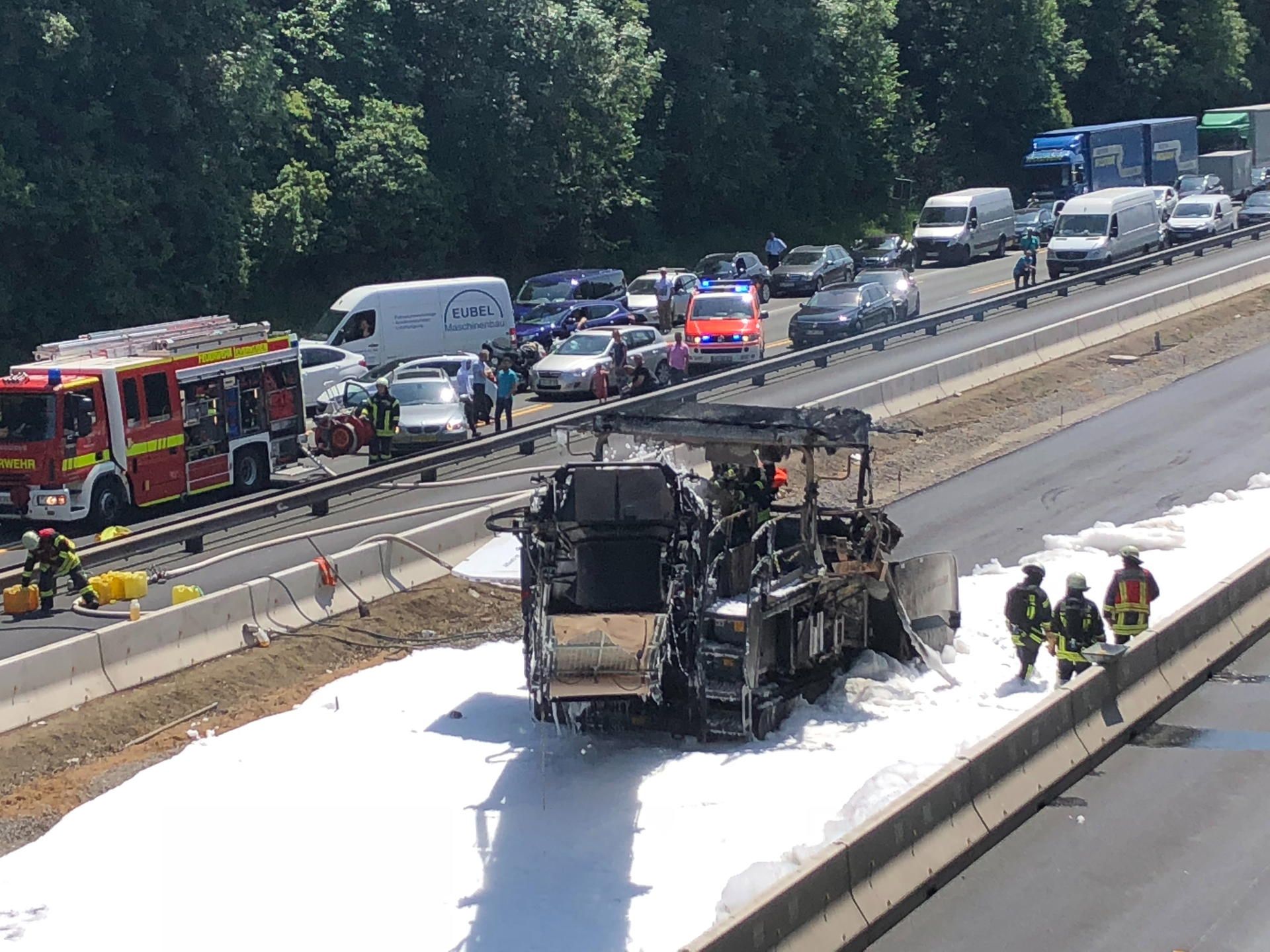betonfräse brennt a3 leverkusen