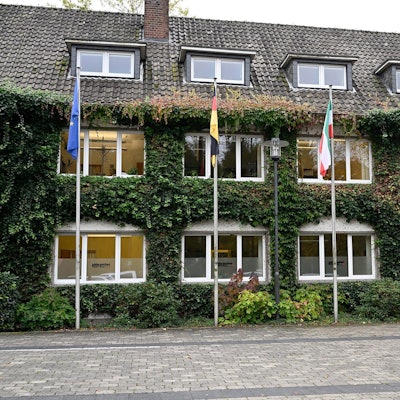 Flaggen Kürten Rathaus 151021