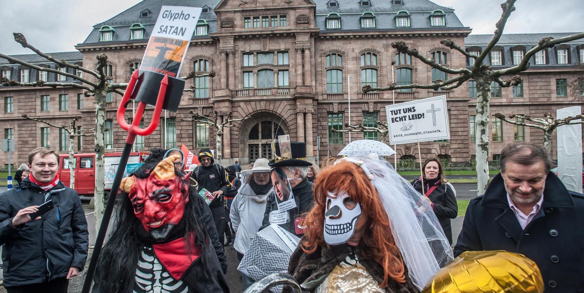 BayerProtest1