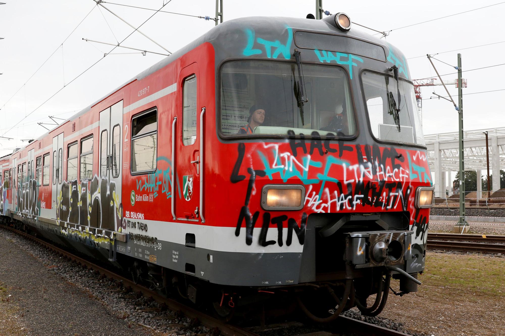 090816db_graffiti05