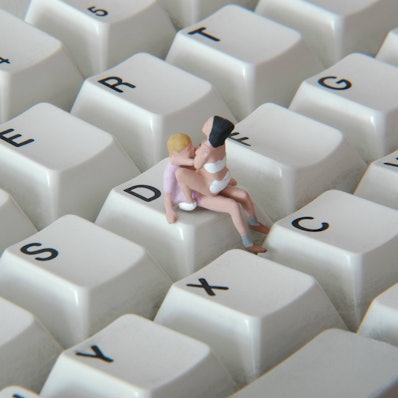 Online-Dating_Symbol