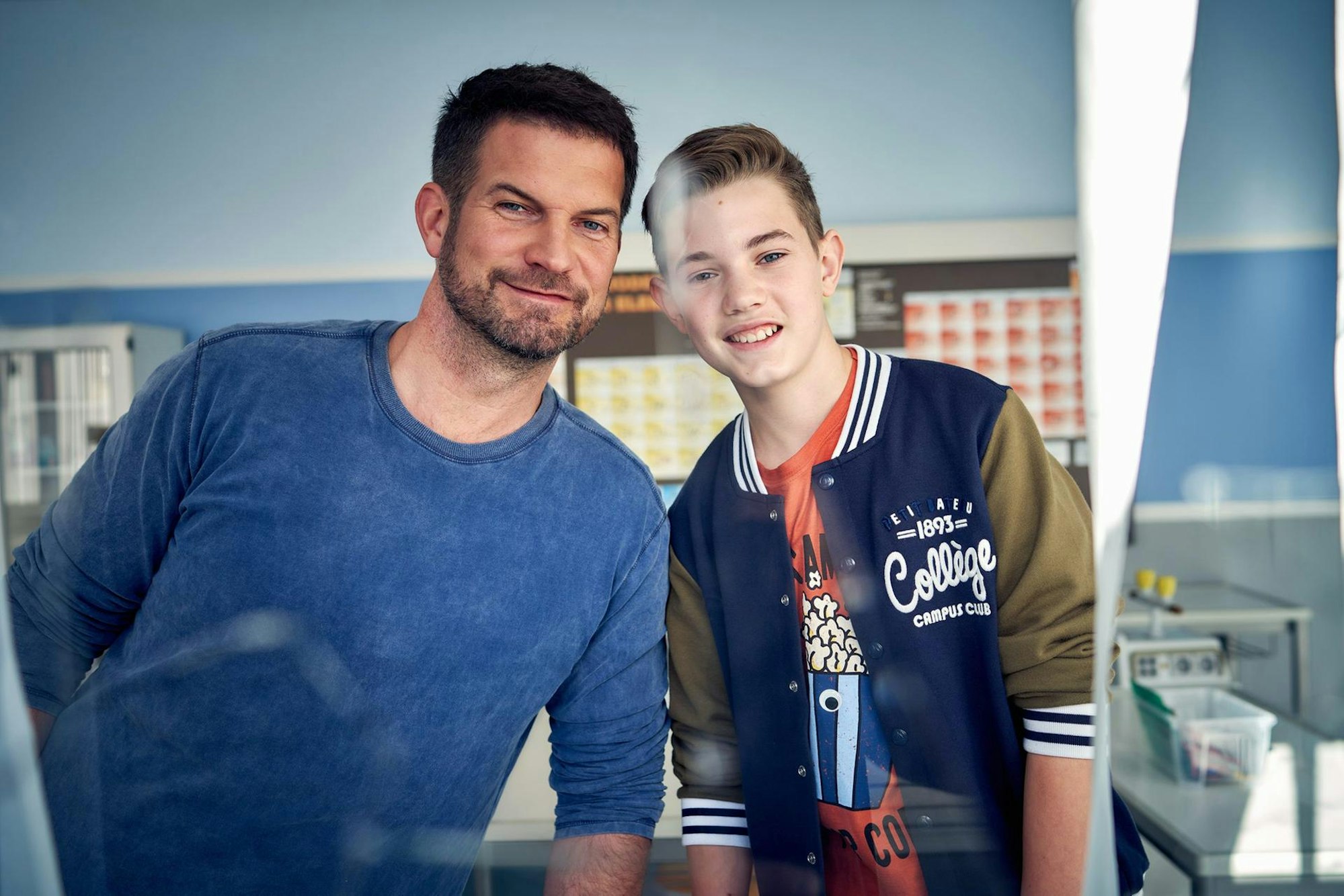 Der Lehrer Simon Böer und Sohn