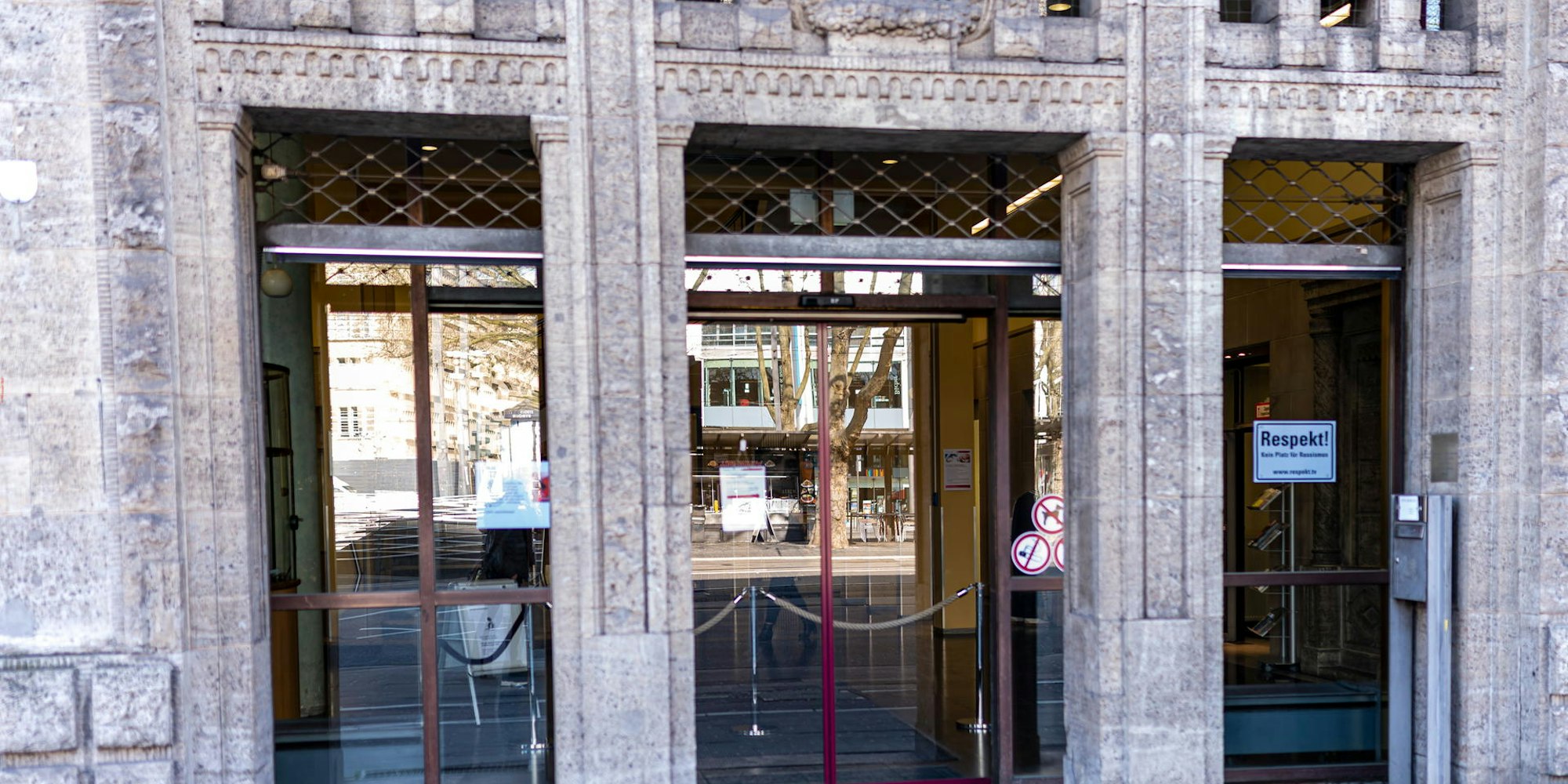 18032020_AR_Coronavirus_Outbreak_FOS3-14