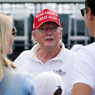 Trump Golf 1 ap 290722