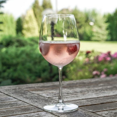 GettyImages-577626846 Rose Wein