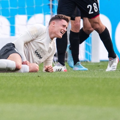 CC487E11-5807-4525-B2E9-04B67A359F7D