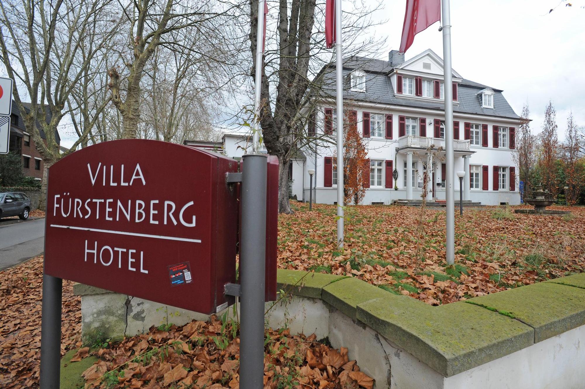 Stadthalle Opladen verfällt Hotel Villa Fürstenberg