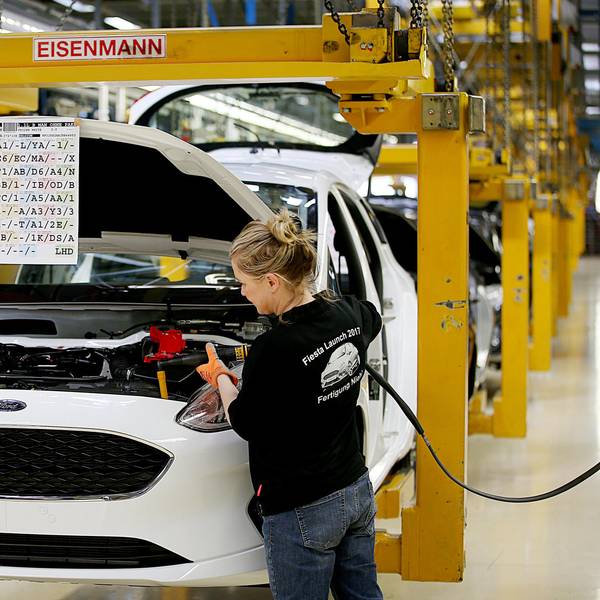 Mitarbeiterin Ford Werk Köln