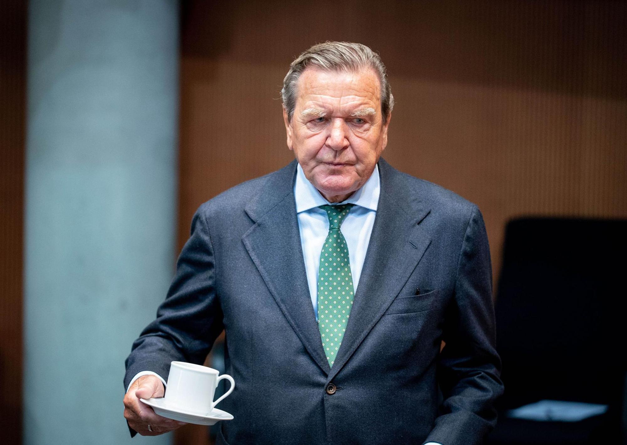 Schröder Tasse dpa