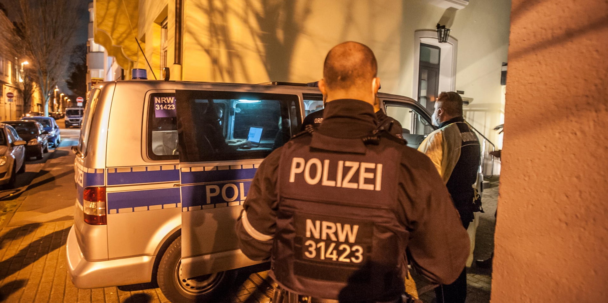 polizei-corona-kaiserstrasse---LE-leverkusen25032021ALF_ (1)