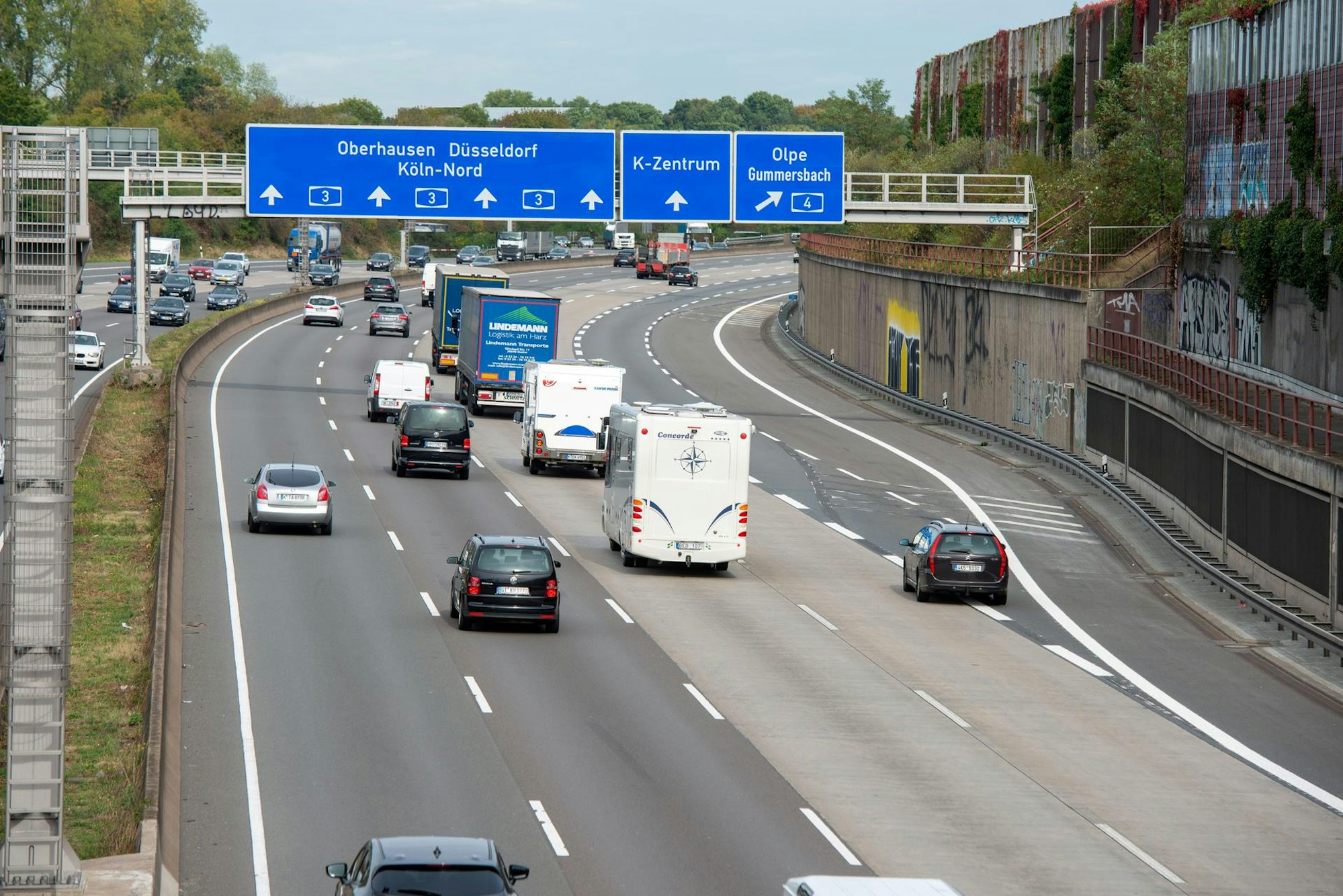 AK Köln Ost Schild Montage