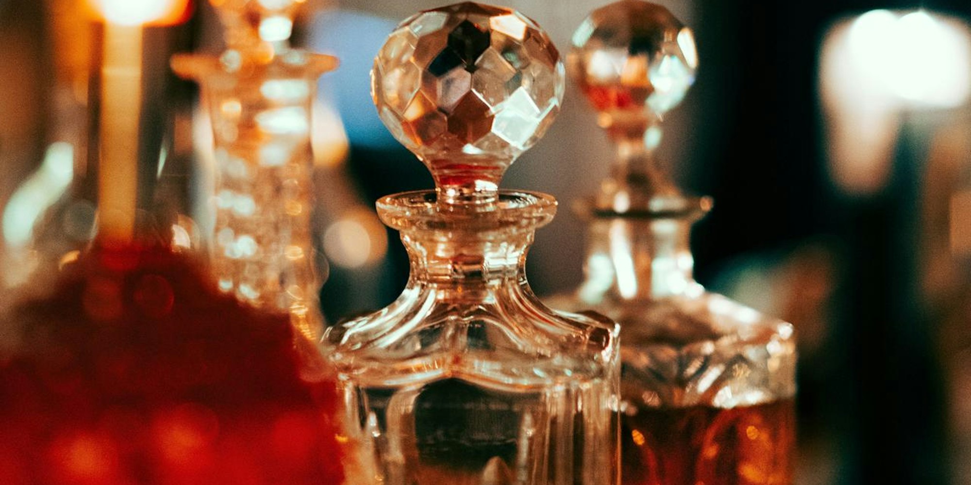 Whisky Tasting Karaffen william-bout-800615-unsplash
