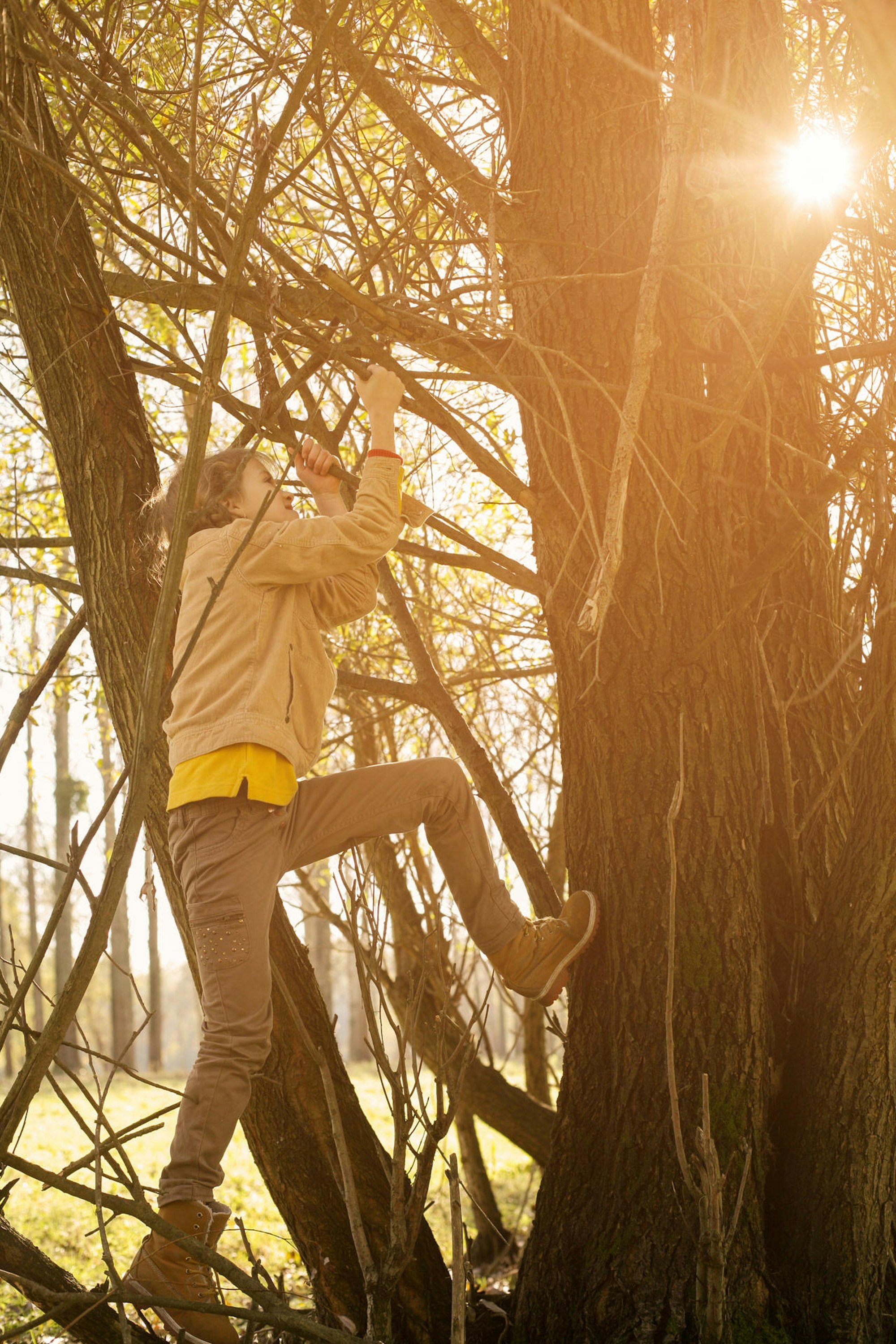 Kind_klettert_GettyImages-618043320