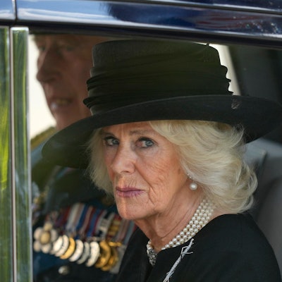 Camilla bei Trauerfeier.