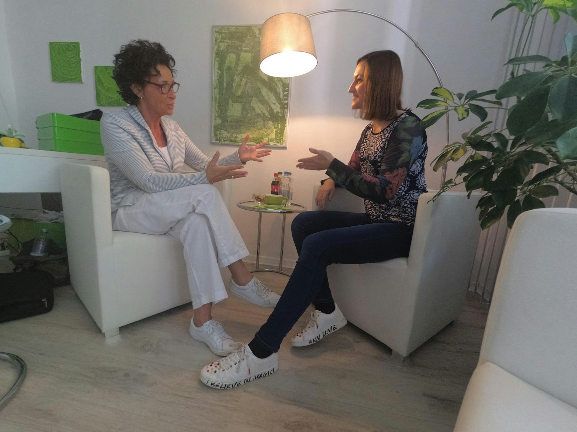 Stress-Beraterin Sabine John und Laura Wenzel Podcast