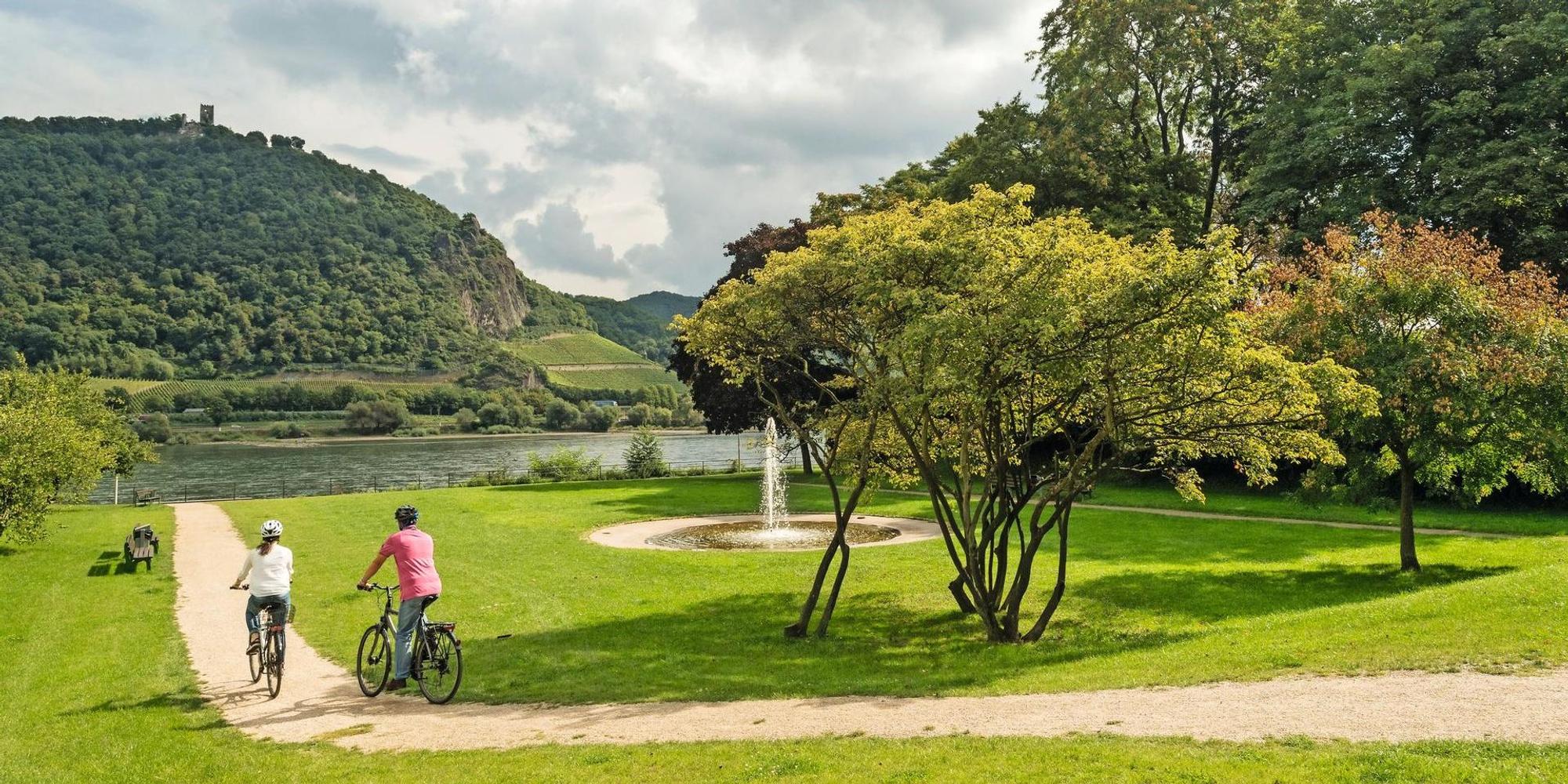 TOUR 15 Rheinradweg vor Drachenfels bei Königswinter Dominik Ketz_ Tourismus NRW
