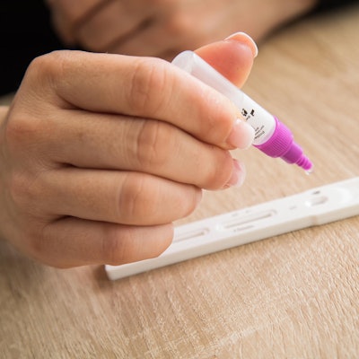 Antigen-Schnelltest dpa