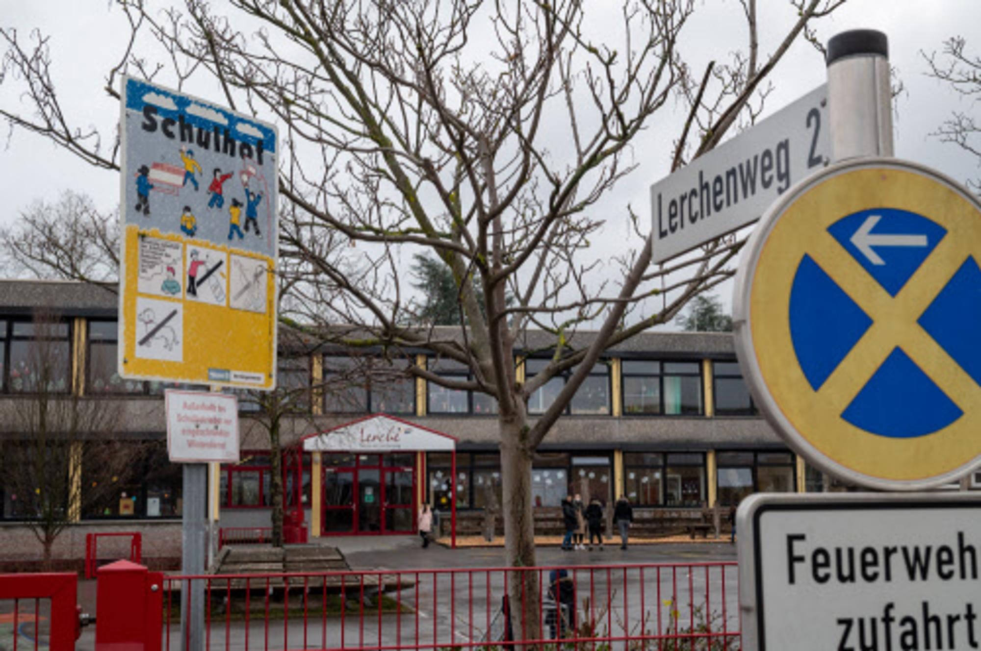 Schule außen