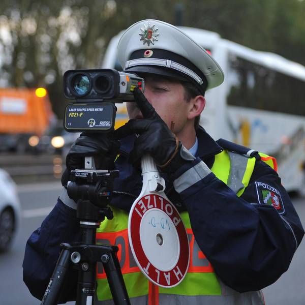 Polizei NRW Radarkontrolle Symbolbild